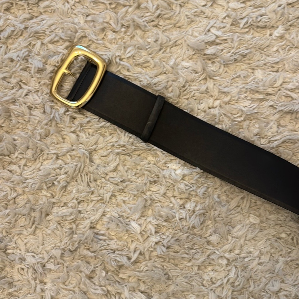 Thick wide Black Belt with Gold Buckle. Size small - Picture 8 of 10